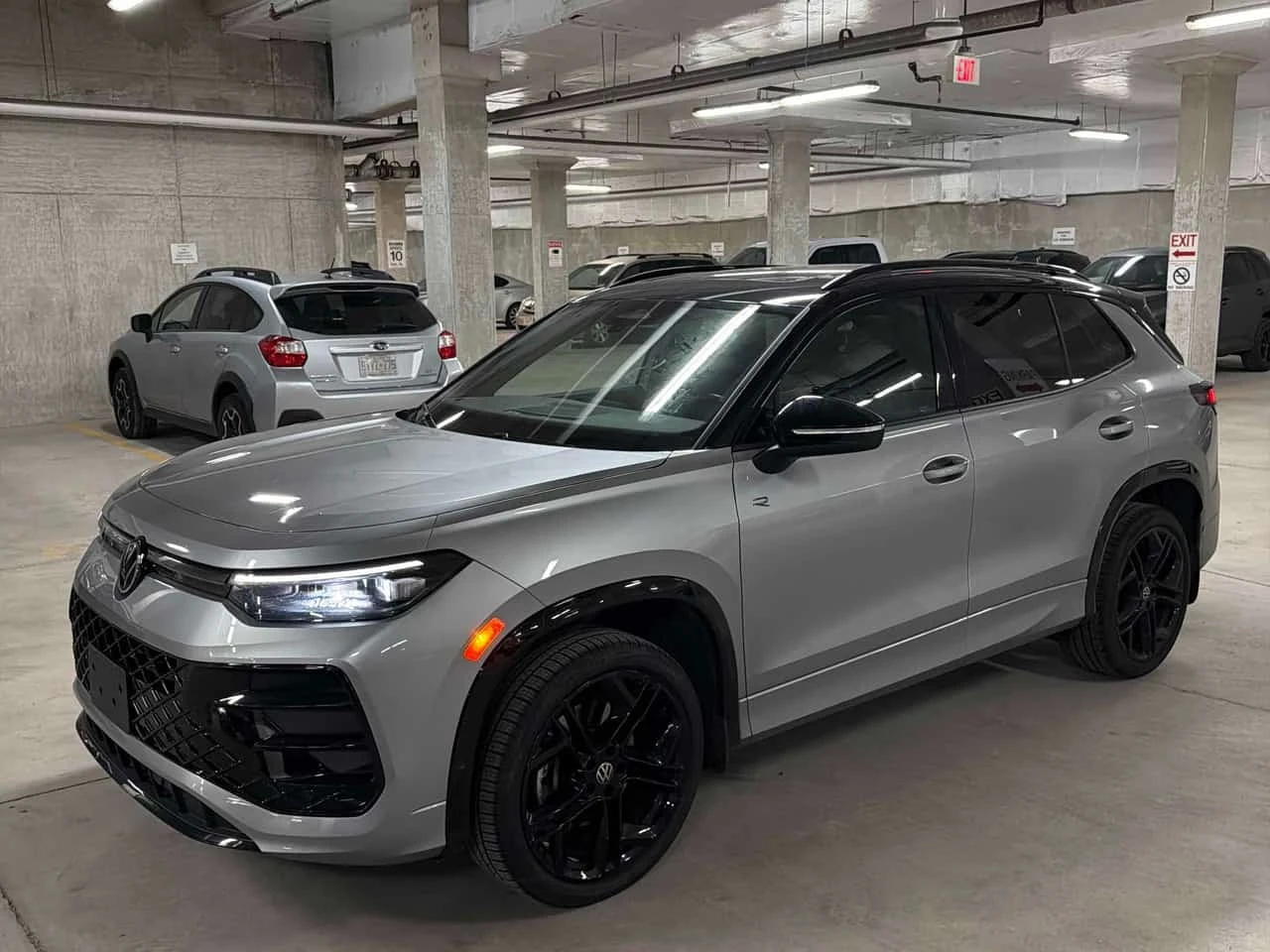 VW Tiguan R Line Black Edition / CARFAX / ����������  | Mobile.bg � ����������� 2