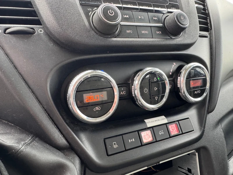 Iveco Daily 35C21* Климатик* Тристранен самосвал* 3.80м кош, снимка 6 - Бусове и автобуси - 52816867