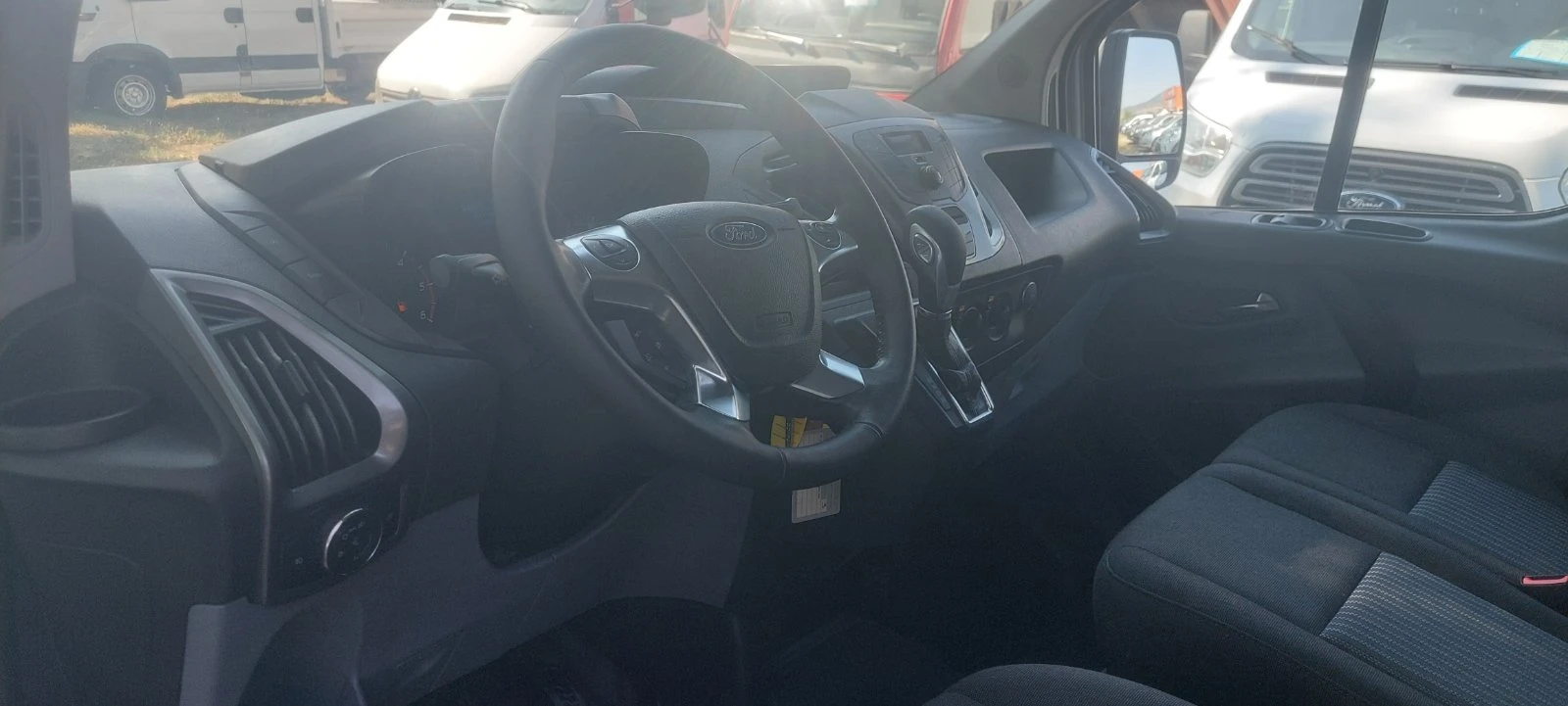 Ford Transit Custom 2.0 tdci клима автомат, снимка 10 - Бусове и автобуси - 55710858