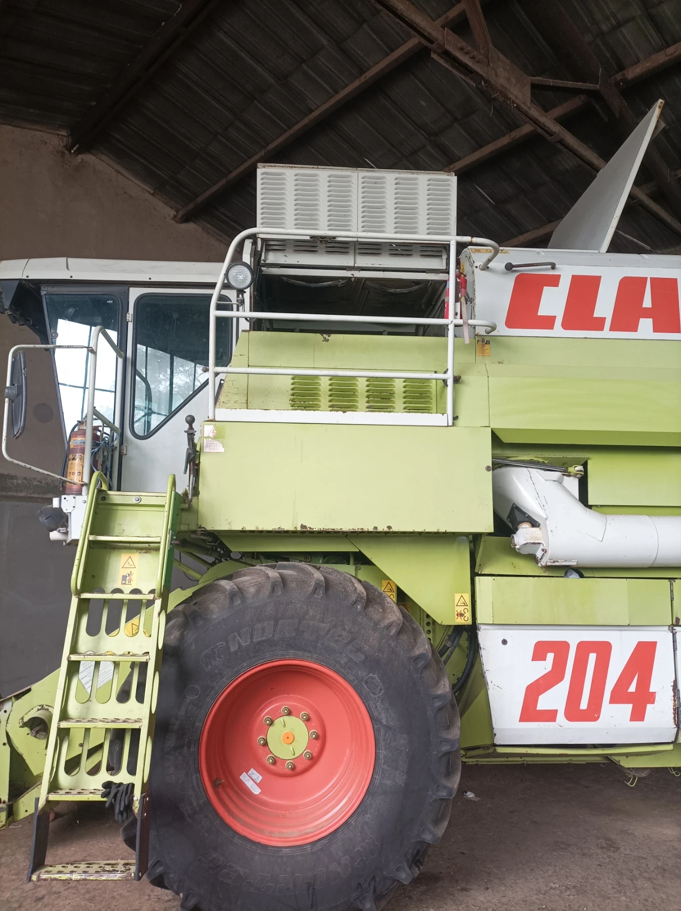 Комбайн Claas Mega 204, снимка 3 - Селскостопанска техника - 54722198