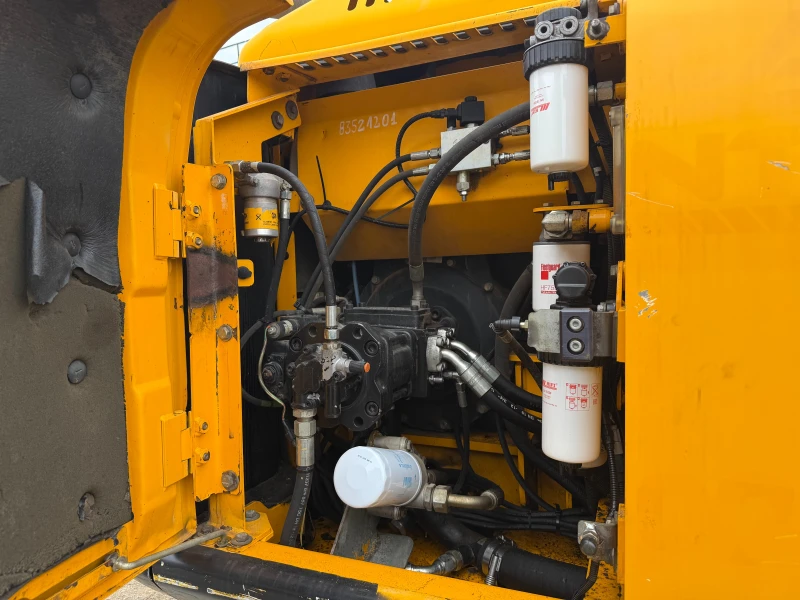 Багер JCB JS130LC, снимка 4 - Индустриална техника - 50018511