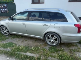 Toyota Avensis Комби, снимка 2