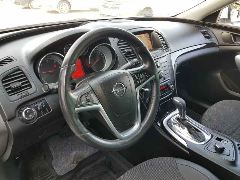 Opel Insignia 2.0 CDTI - 160 к.с. АВТОМАТИК ЛИЗИНГ, снимка 12 - Автомобили и джипове - 42653174