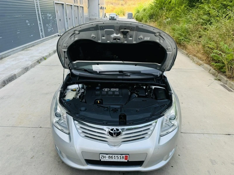 Toyota Avensis 1.8 Linea Terra, снимка 4 - Автомобили и джипове - 47433458