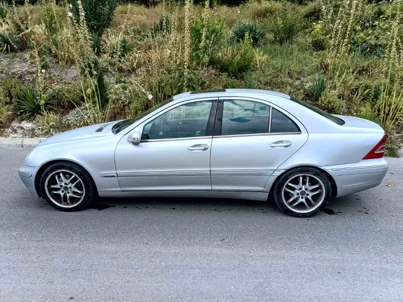 Mercedes-Benz C 220, снимка 10 - Автомобили и джипове - 47080894