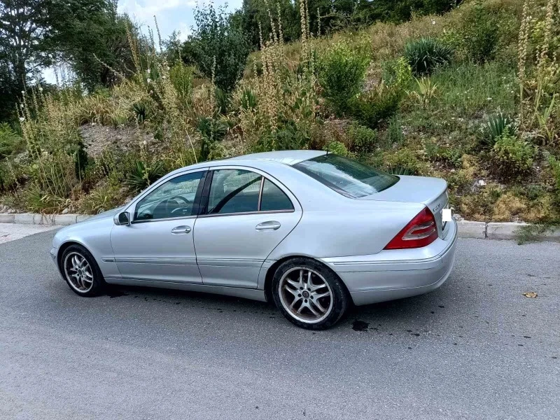 Mercedes-Benz C 220, снимка 6 - Автомобили и джипове - 47080894