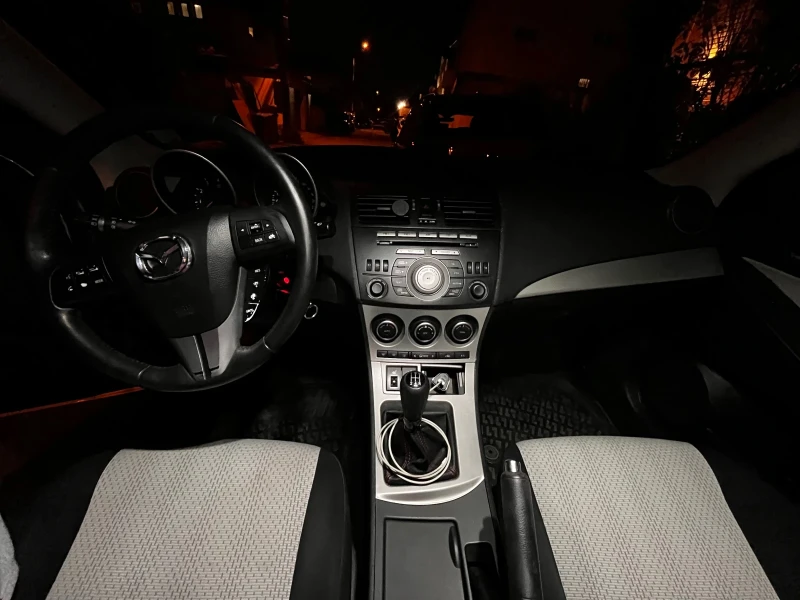 Mazda 3 Sport, снимка 10 - Автомобили и джипове - 52031127