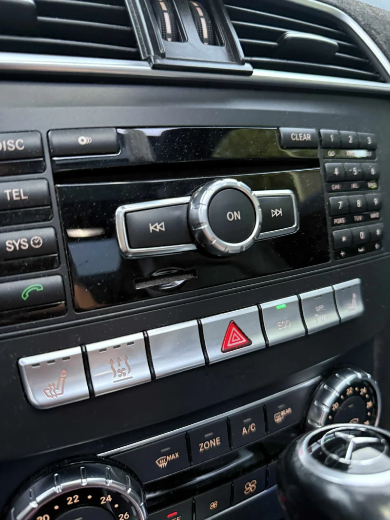 Mercedes-Benz 220, снимка 8 - Автомобили и джипове - 52370313