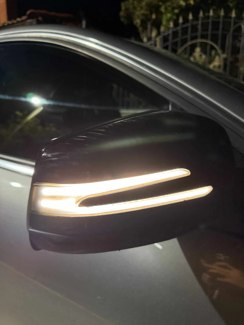 Mercedes-Benz 220, снимка 15 - Автомобили и джипове - 52370313