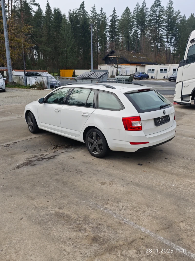 Skoda Octavia 1.6 TDI, снимка 5 - Автомобили и джипове - 52830145