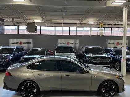 BMW i5 M60* xDrive* Bowers&Wilkins* 360* PANO* FULL*  | Mobile.bg � ����������� 3