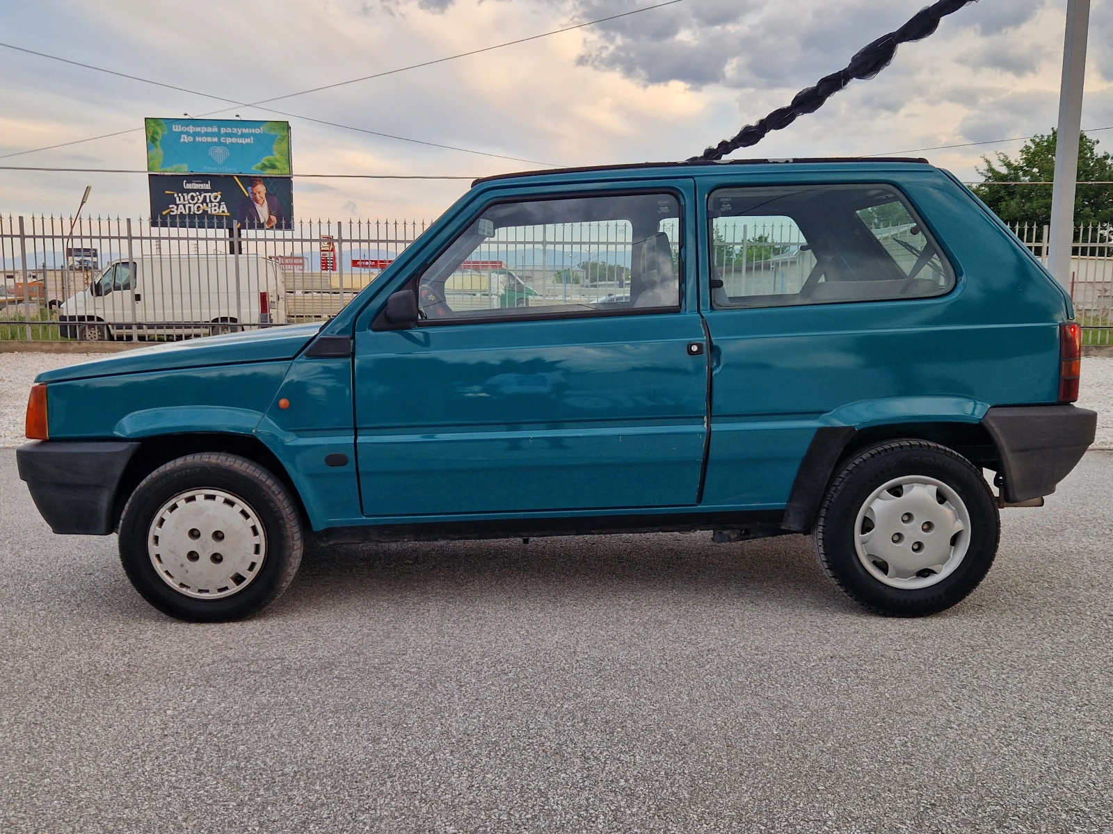 Fiat Panda 1.0i ВСИЧКО ПЛАТЕНО-ОБСЛУЖЕН-БЕЗ РЪЖДА И КОРОЗИЯ - изображение 2