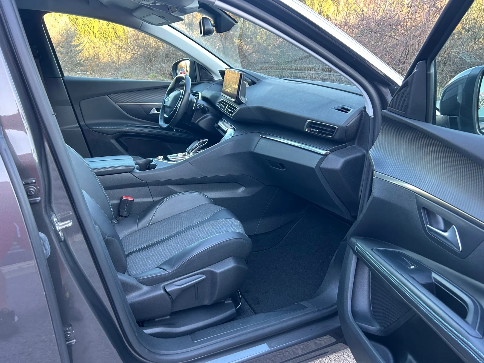 Peugeot 5008 2.0 BlueHDI* ALLURE * СЕРВИЗ* 7 Местен* Дистроник*, снимка 11 - Автомобили и джипове - 53810560