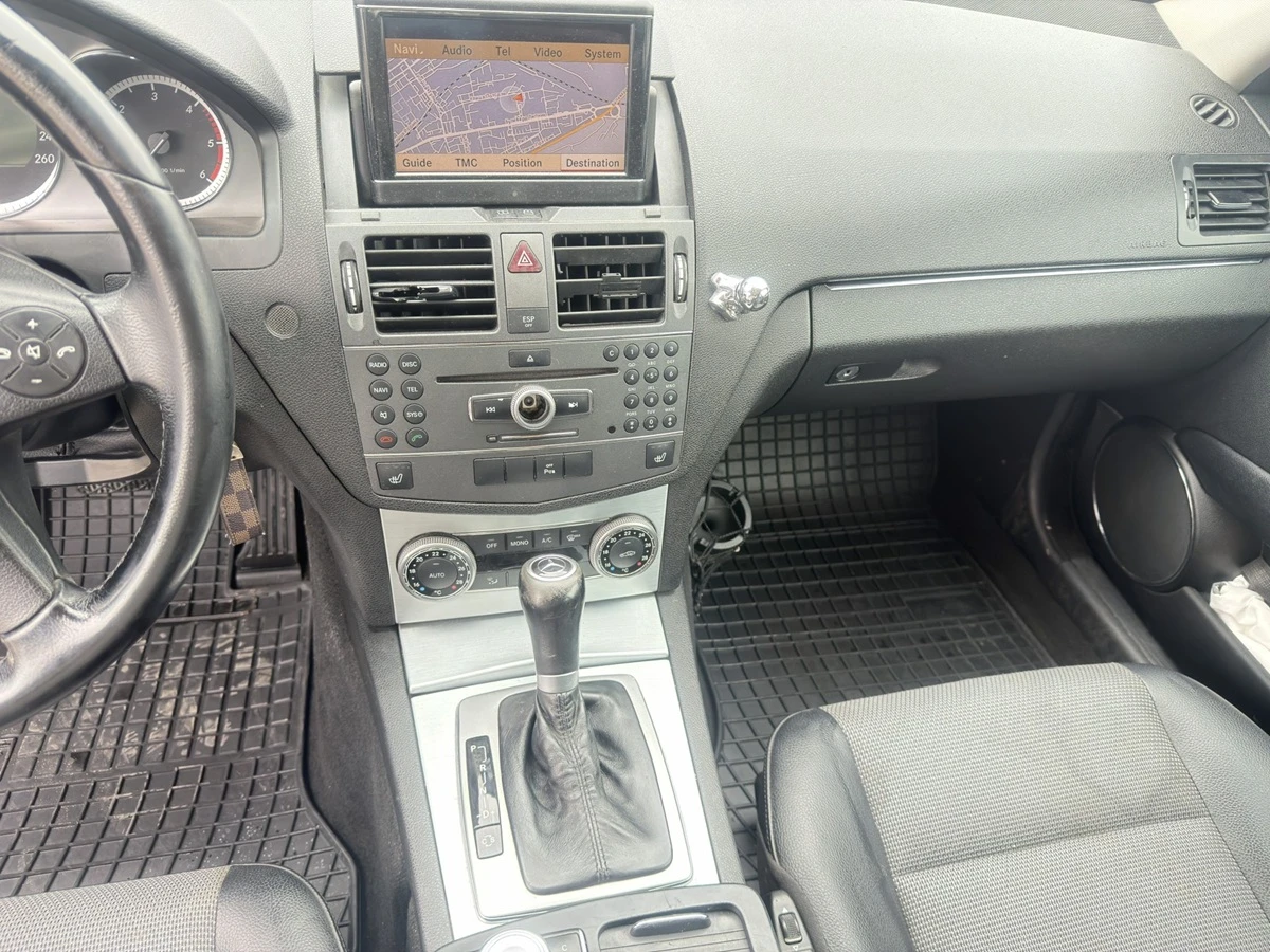 Mercedes-Benz C 220, снимка 8 - Автомобили и джипове - 53834146