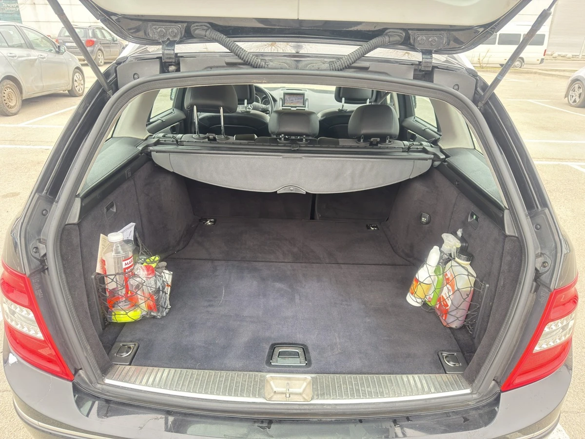 Mercedes-Benz C 220, снимка 15 - Автомобили и джипове - 53834146