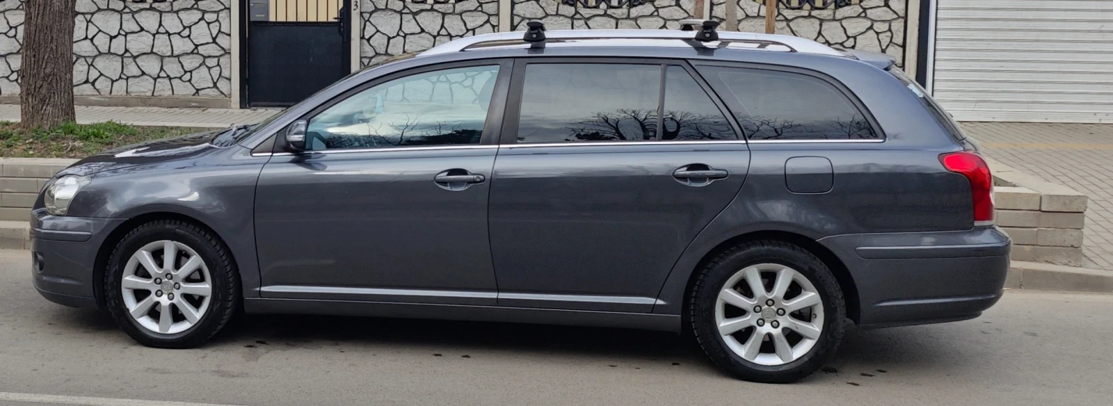 Toyota Avensis, снимка 17 - Автомобили и джипове - 53927776