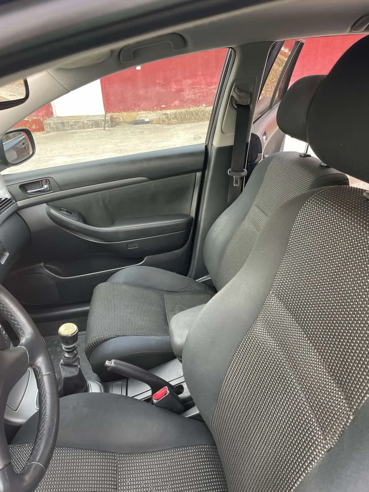 Toyota Avensis, снимка 4 - Автомобили и джипове - 53927776