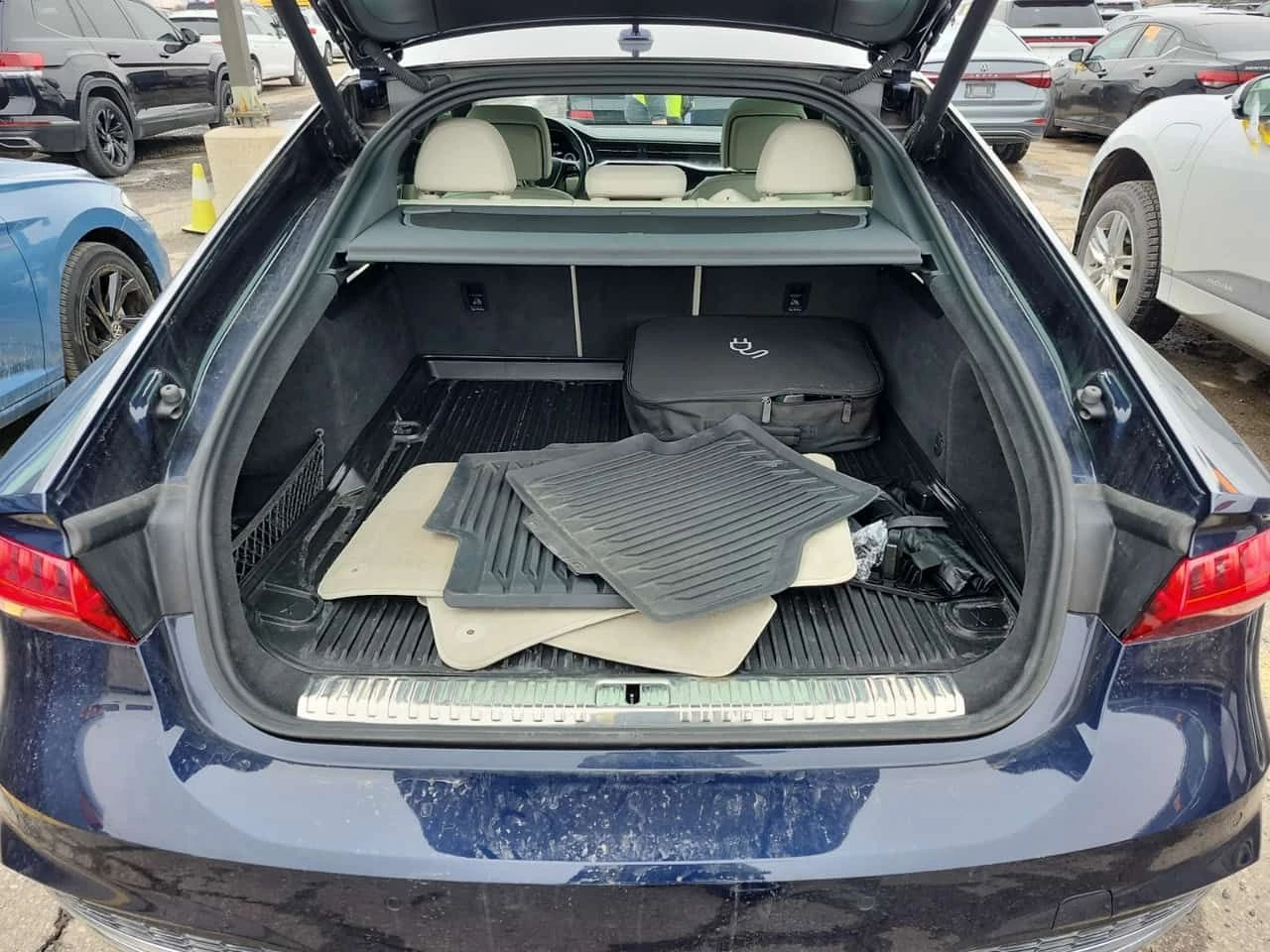 Audi A7 TECHNIK /CARFAX/2 Ключа/Обдух/Дистроник/, снимка 13 - Автомобили и джипове - 53967814