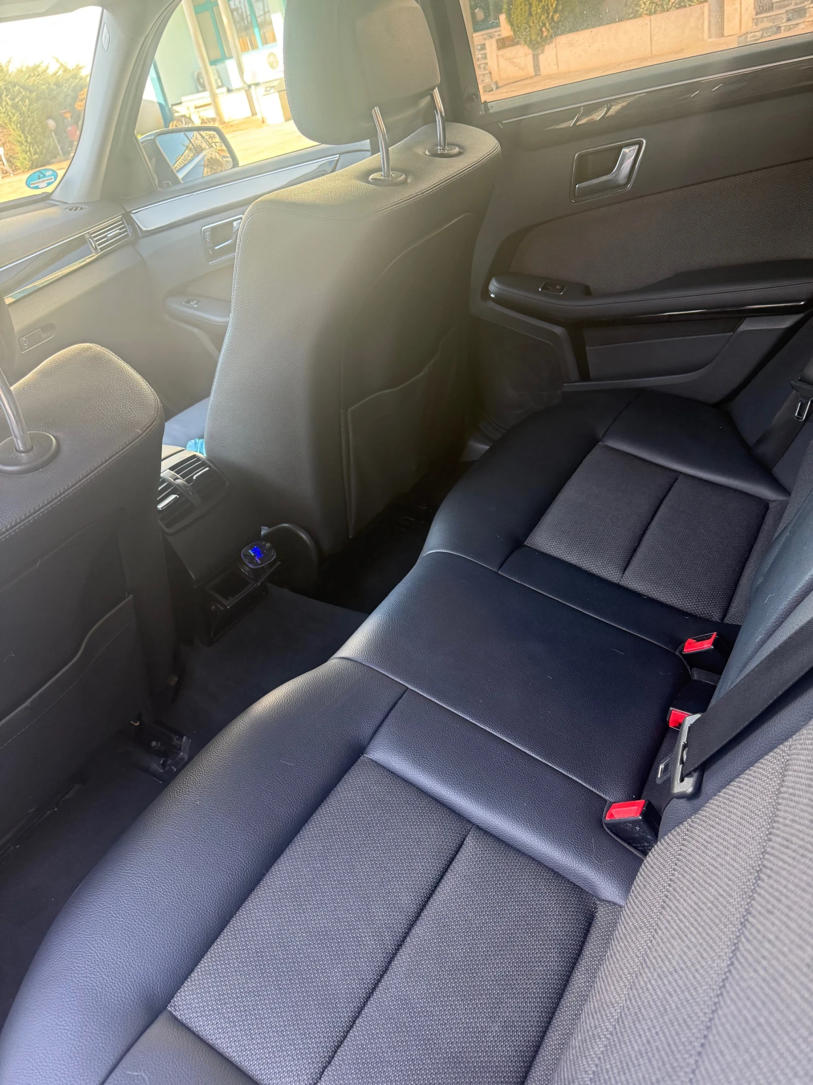 Mercedes-Benz E 220 E220, снимка 7 - Автомобили и джипове - 54240134