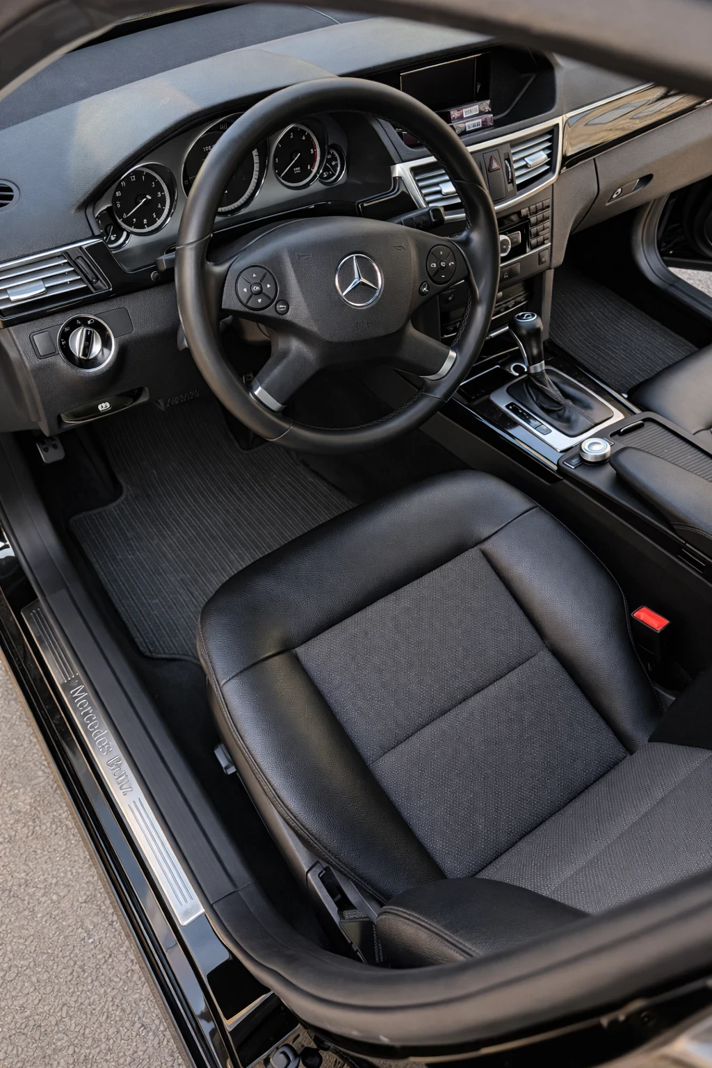 Mercedes-Benz E 220 E220, снимка 9 - Автомобили и джипове - 54240134