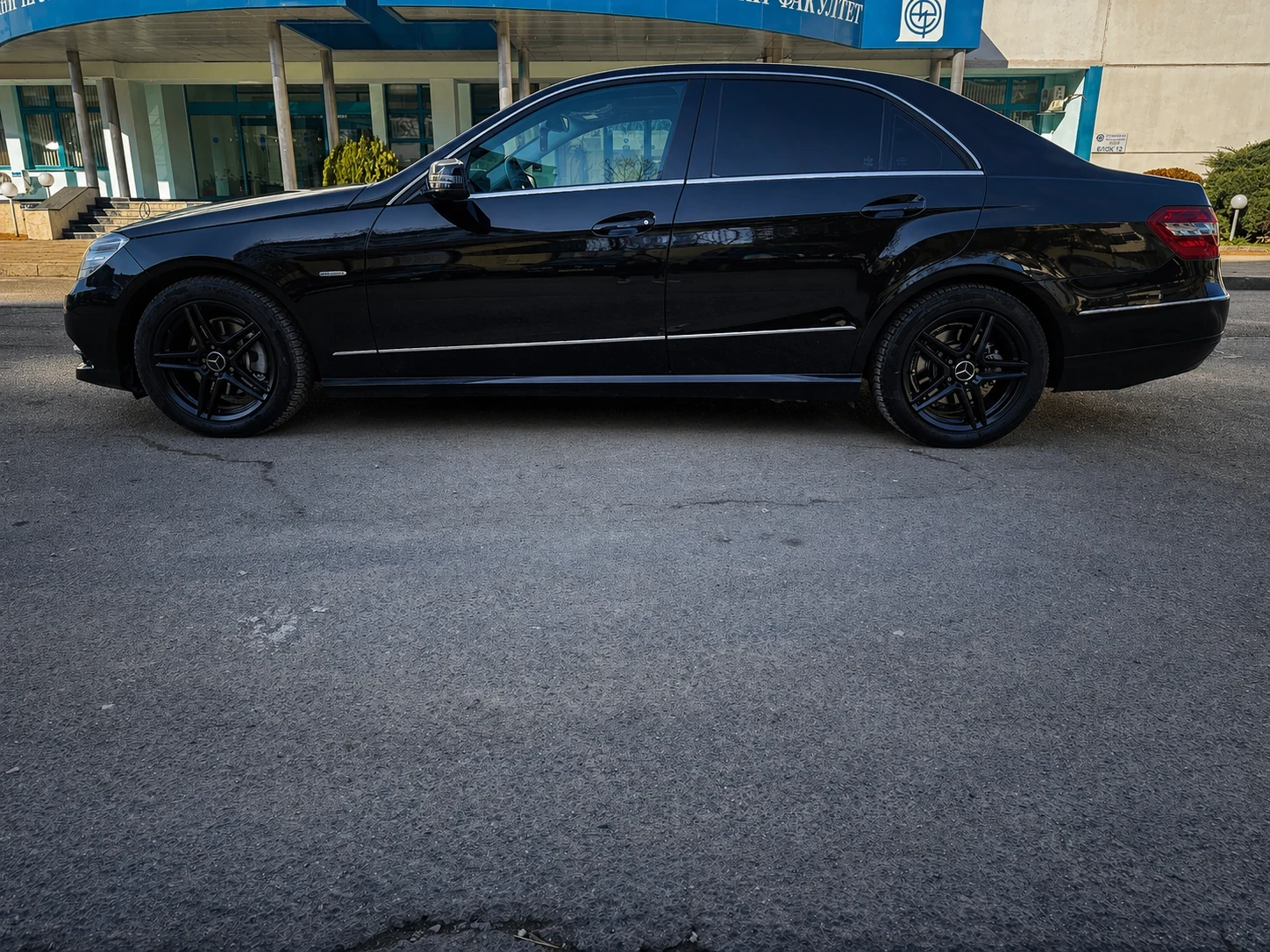 Mercedes-Benz E 220 E220, снимка 8 - Автомобили и джипове - 54240134