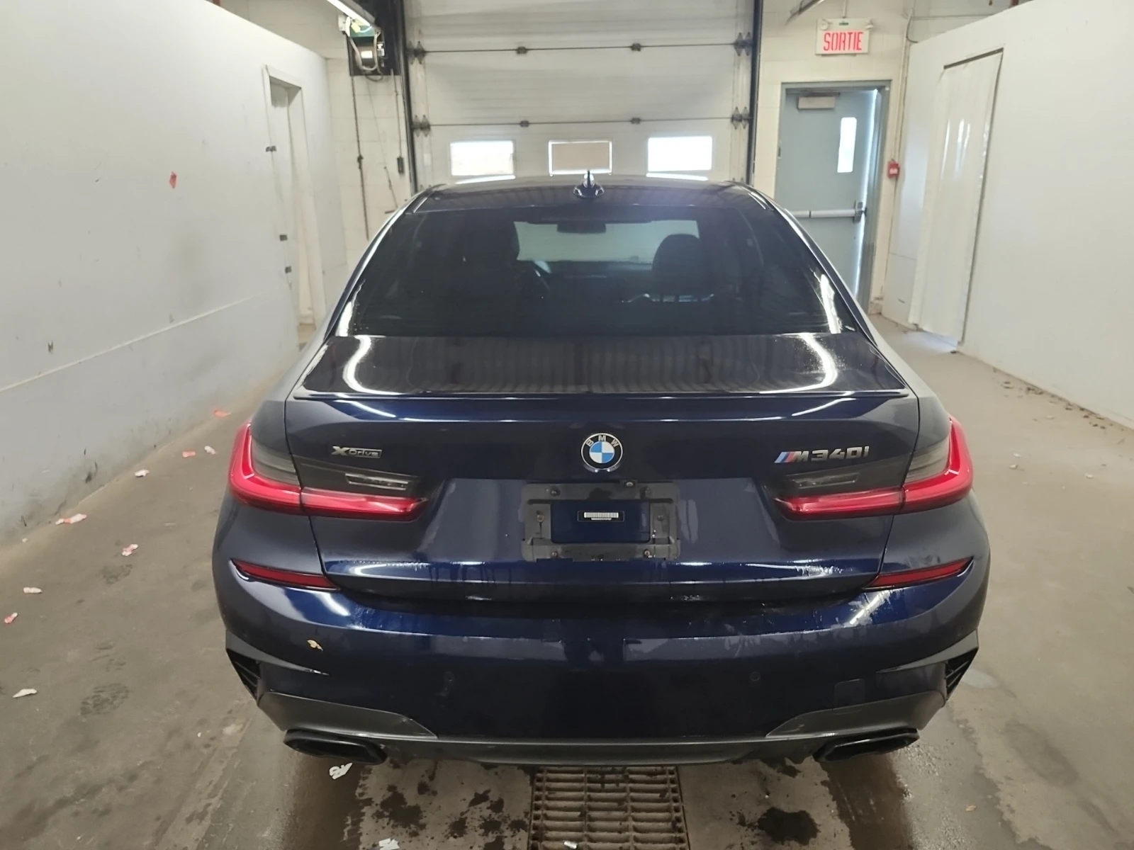 BMW 340 M340i xDrive/HUD/H&K/360/Blind Spot, снимка 5 - Автомобили и джипове - 54688649