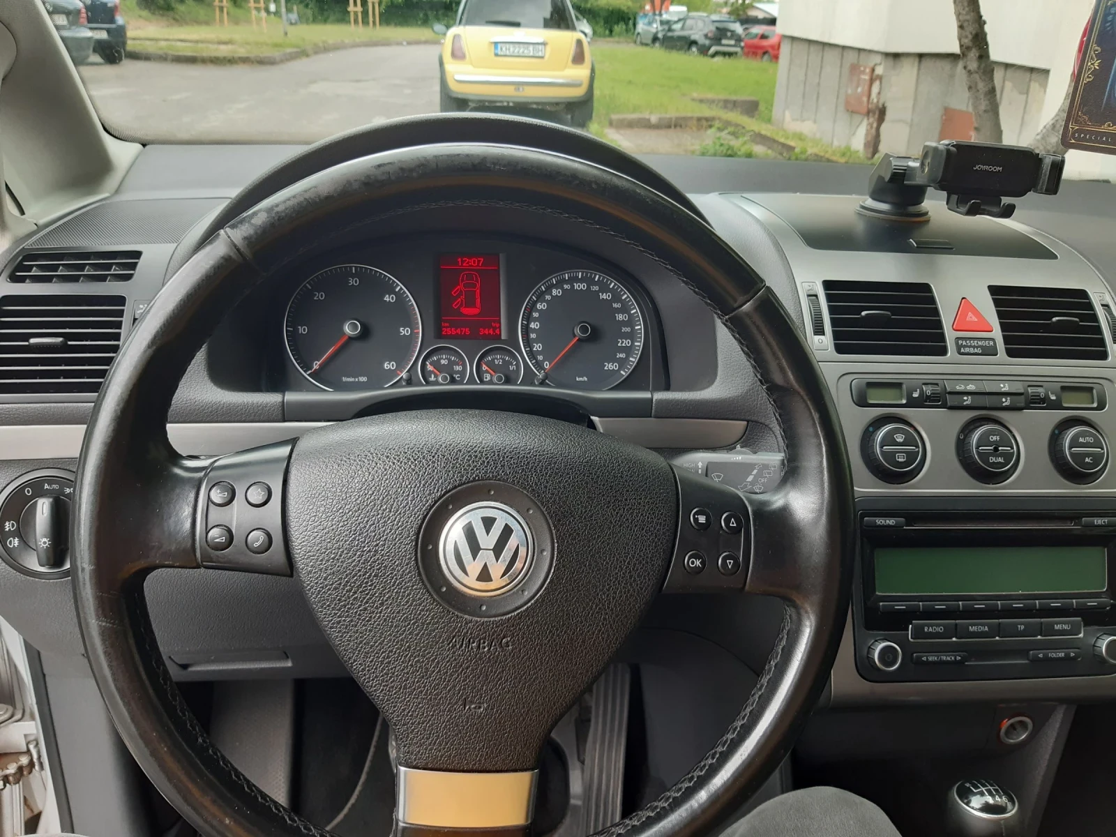 VW Touran, снимка 7 - Автомобили и джипове - 54748692