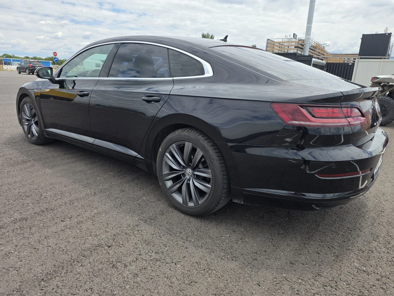 VW Arteon 2.0 TDI 150 к.с. | Перфектно техническо състояние, снимка 7 - Автомобили и джипове - 54892344