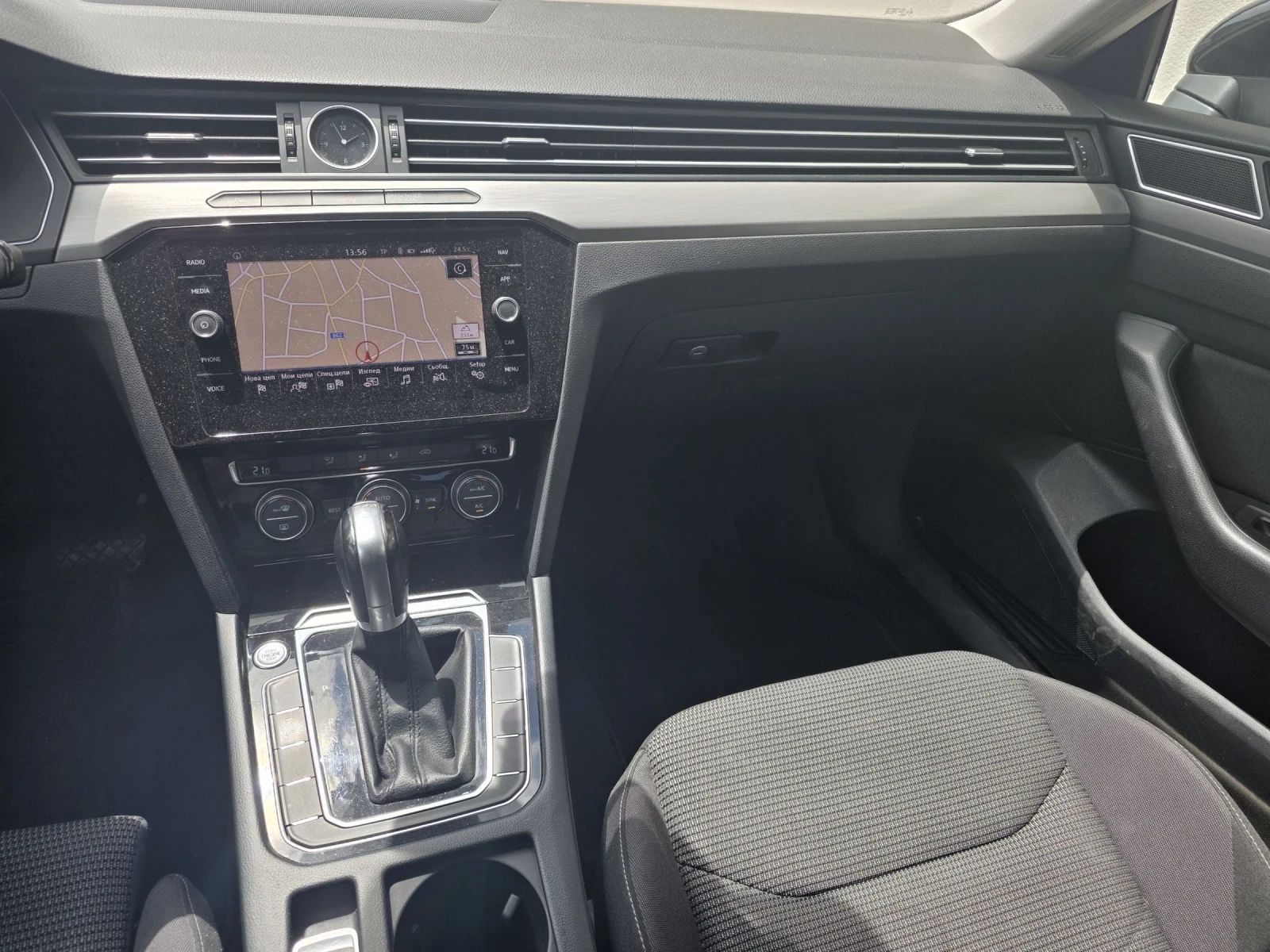 VW Arteon 2.0 TDI 150 к.с. | Перфектно техническо състояние, снимка 9 - Автомобили и джипове - 54892344