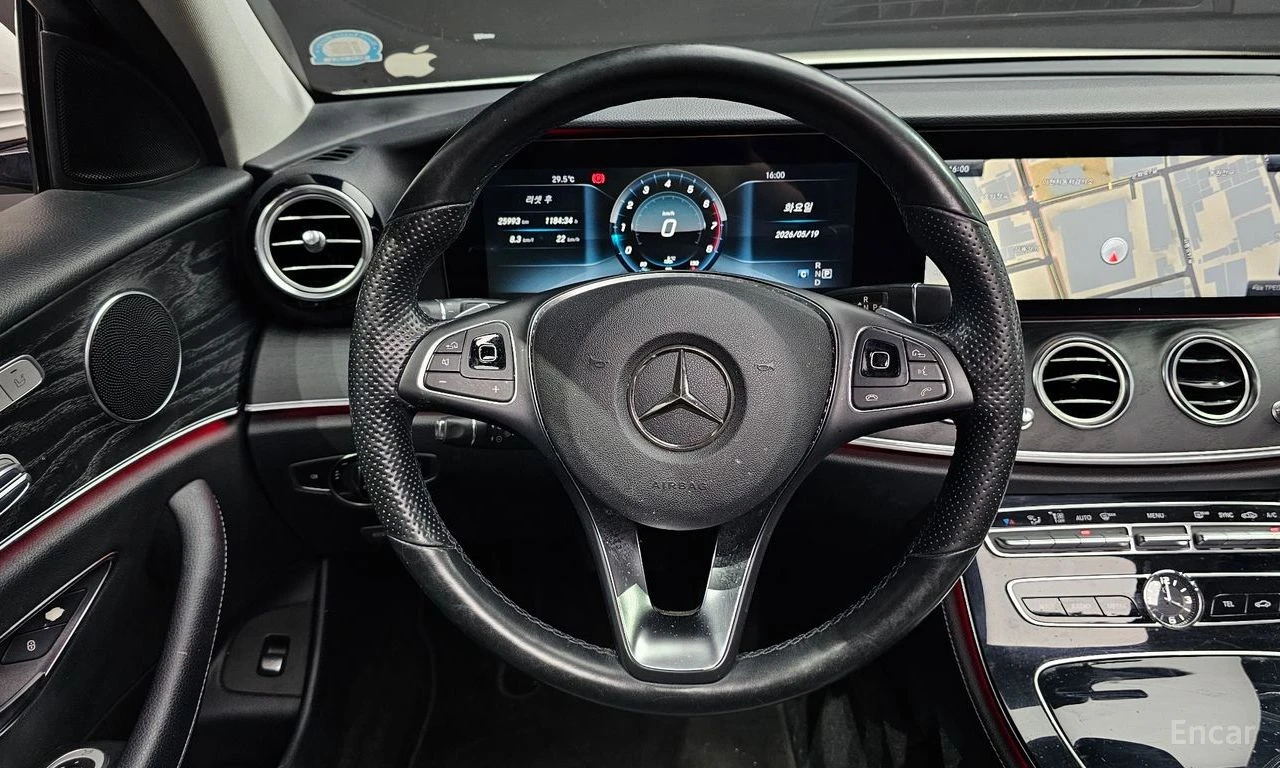 Mercedes-Benz E 300 Avantgarde* ПОДГРЕВ* ОБДУХВАНЕ* 360 CAM* PANORAMA*, снимка 8 - Автомобили и джипове - 55224159