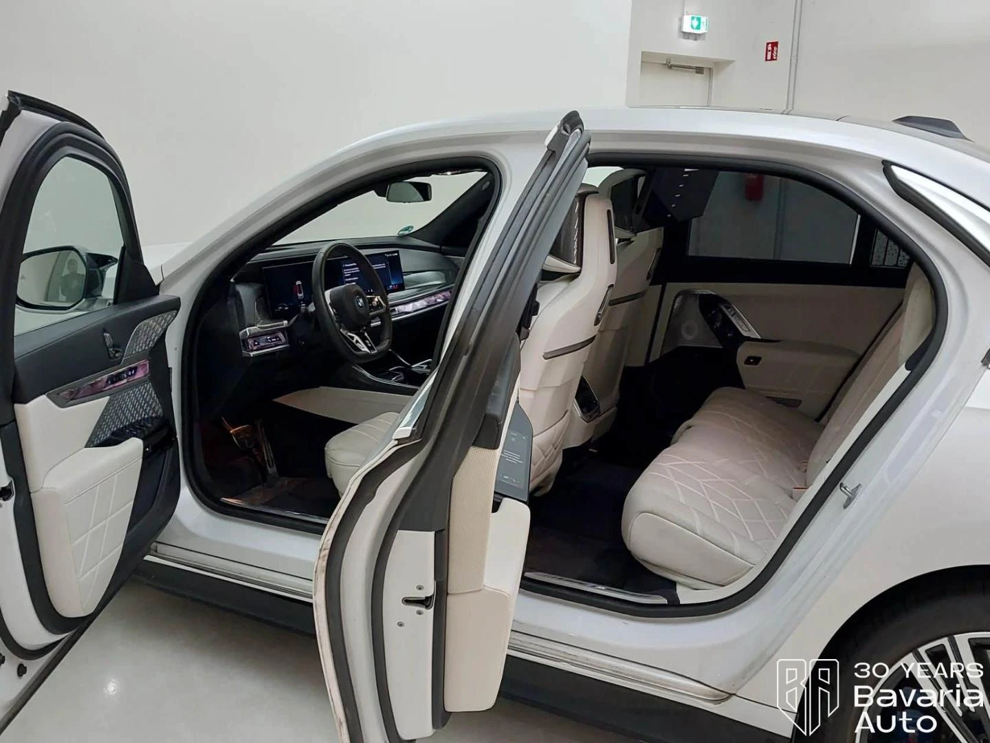 BMW 760 M760e xDrive Sportautomatic, снимка 5 - Автомобили и джипове - 55597889