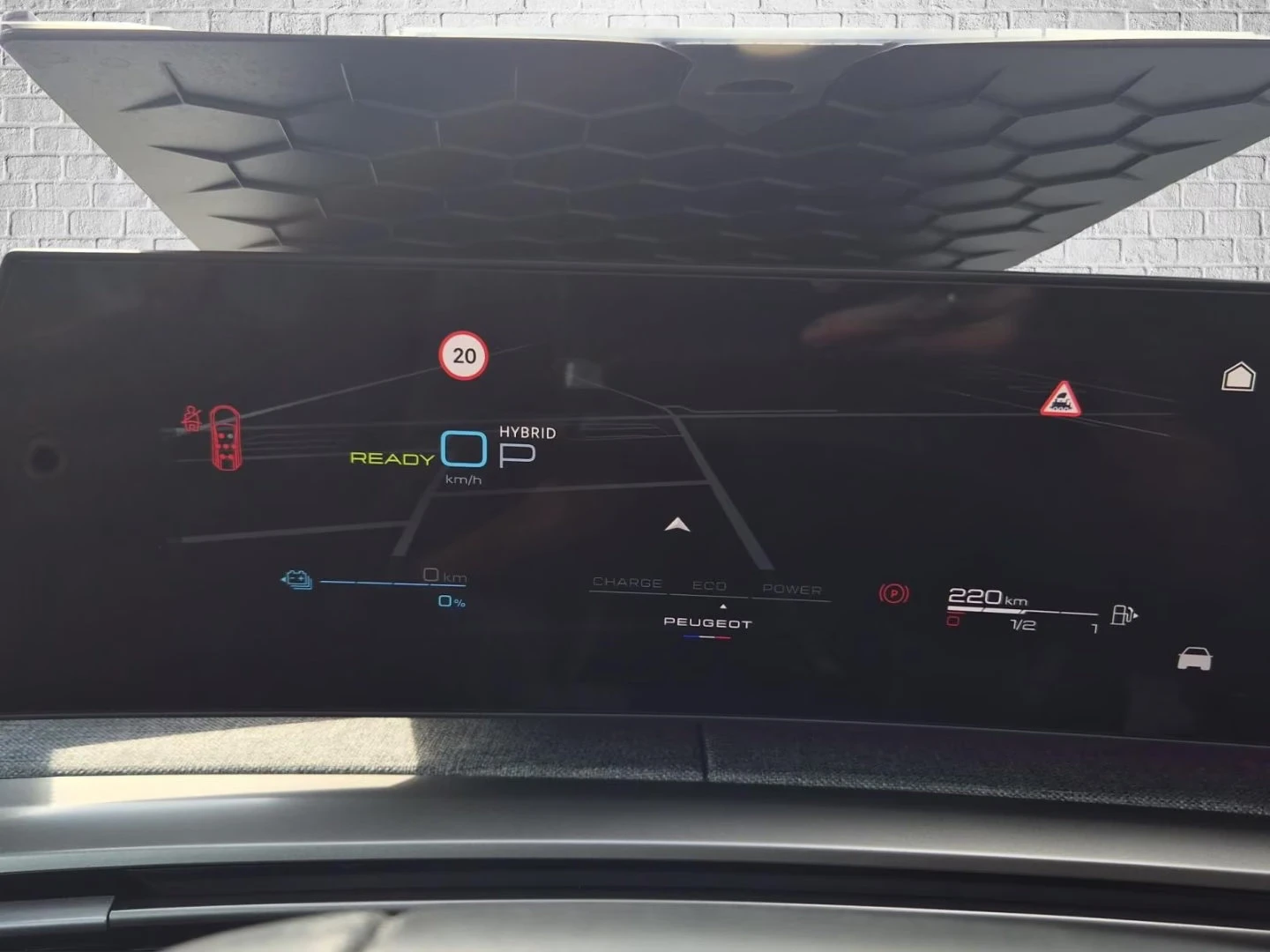 Peugeot 5008 PHEV/195HP/ALLURE/7S/CAM/LED/NAVI/KLESS/632q, снимка 9 - Автомобили и джипове - 55753204