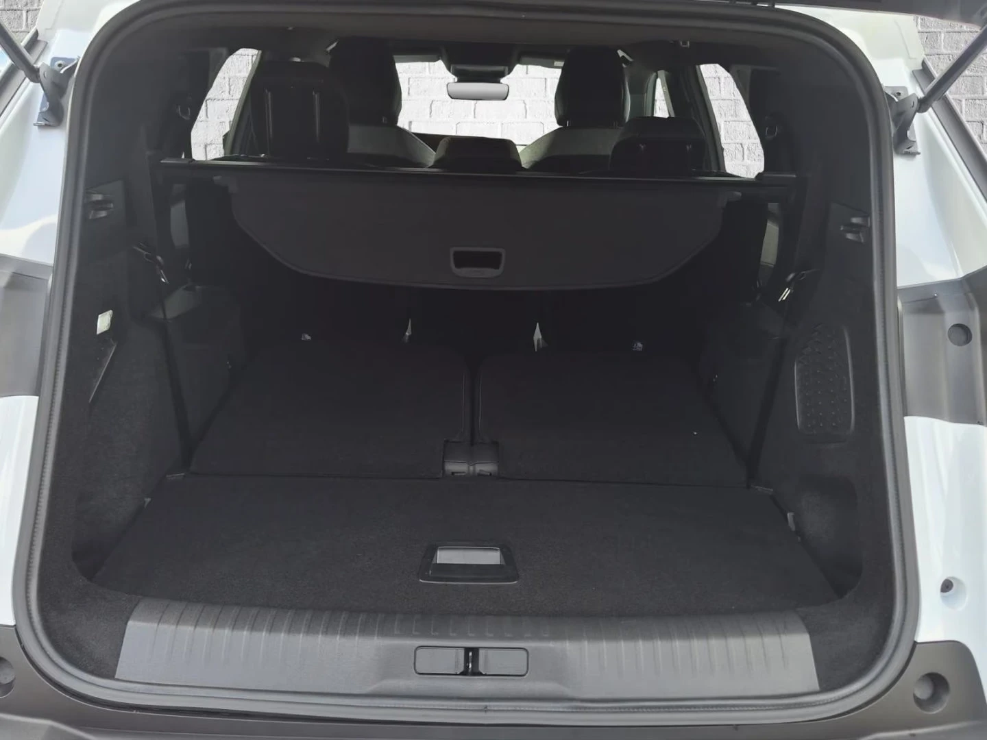Peugeot 5008 PHEV/195HP/ALLURE/7S/CAM/LED/NAVI/KLESS/632q, снимка 16 - Автомобили и джипове - 55753204