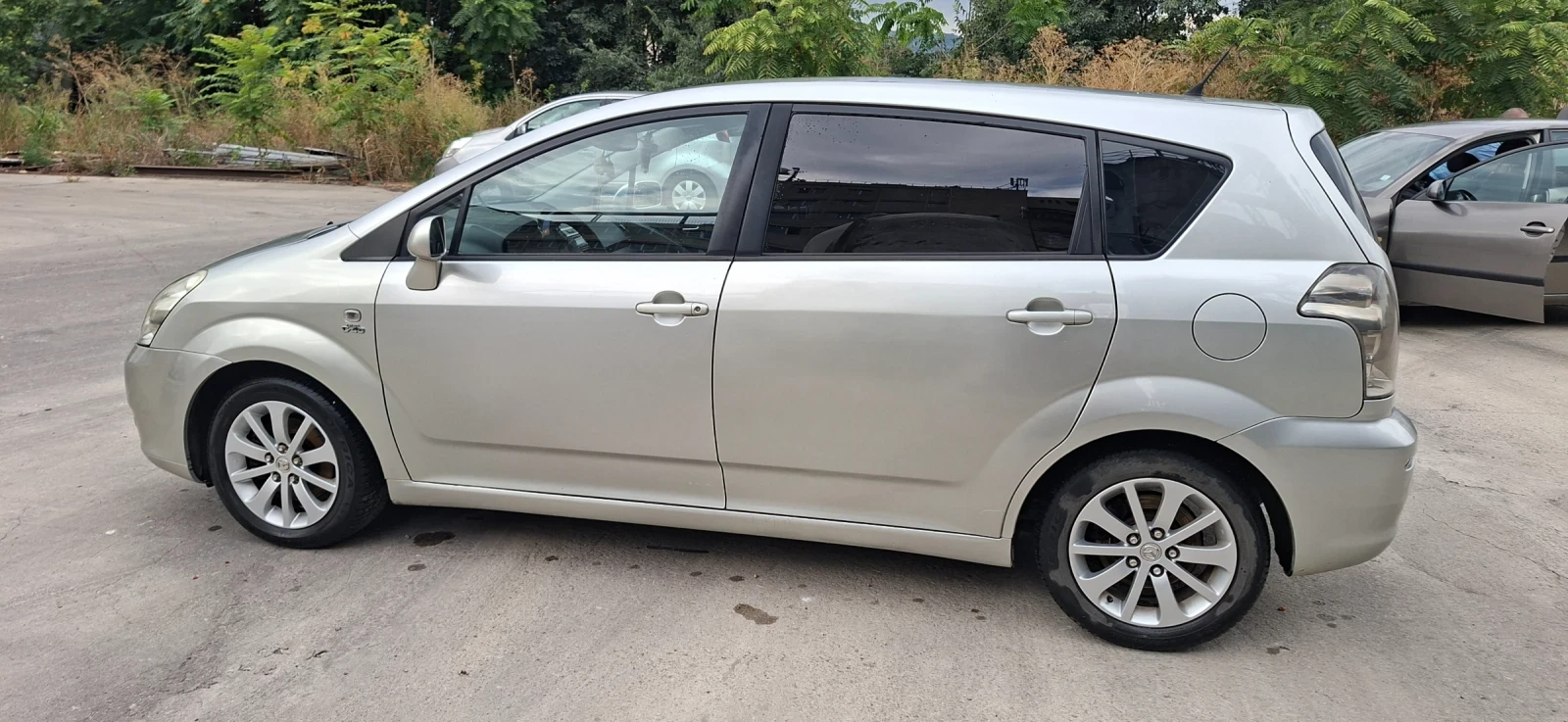 Toyota Corolla verso, снимка 5 - Автомобили и джипове - 55838593