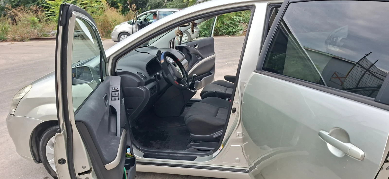Toyota Corolla verso, снимка 11 - Автомобили и джипове - 55838593
