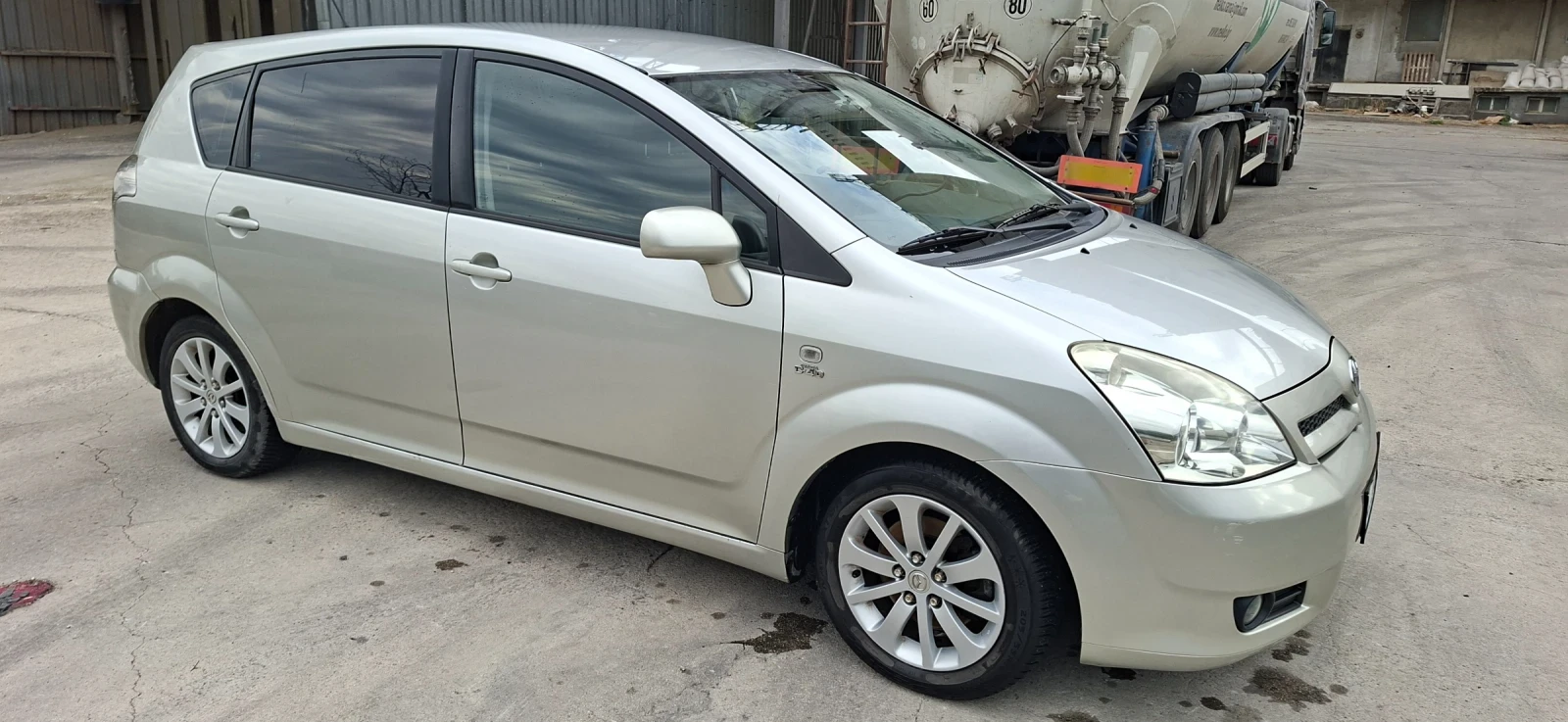 Toyota Corolla verso, снимка 2 - Автомобили и джипове - 55838593