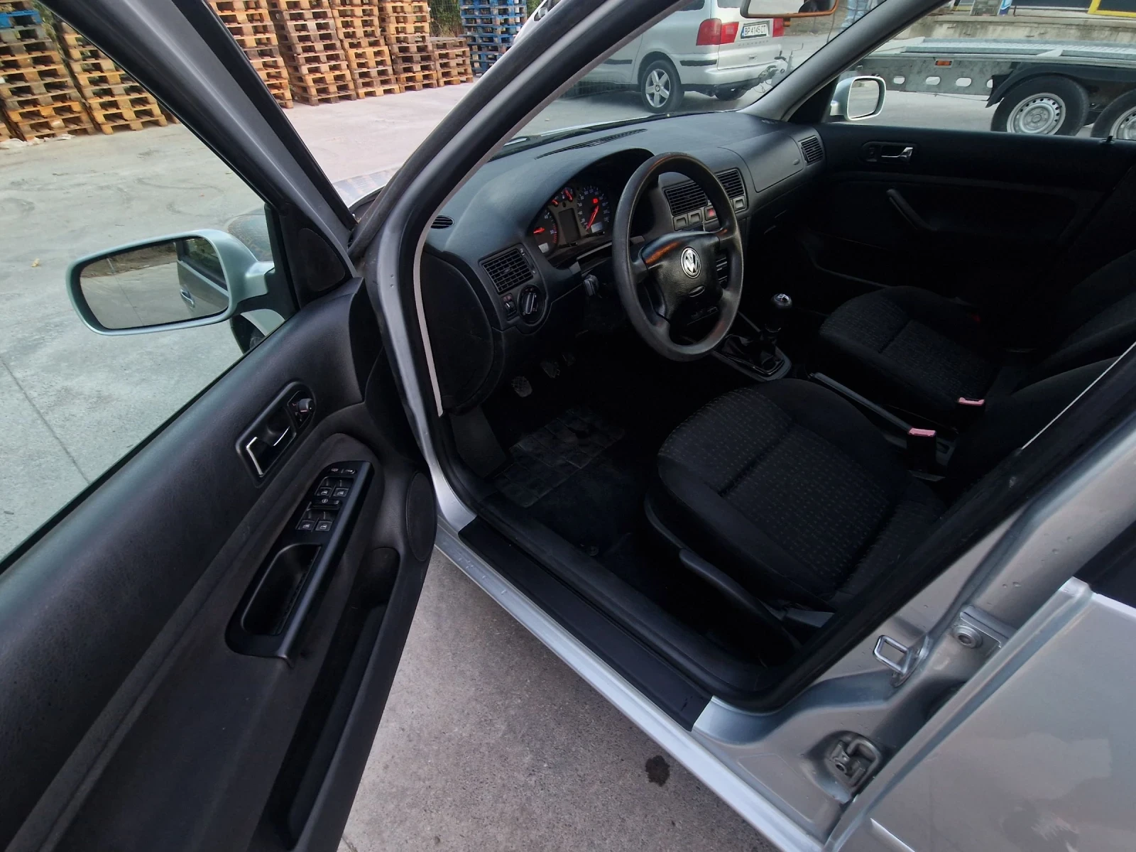 VW Golf 1.9TDI 90к.с., снимка 10 - Автомобили и джипове - 56132985