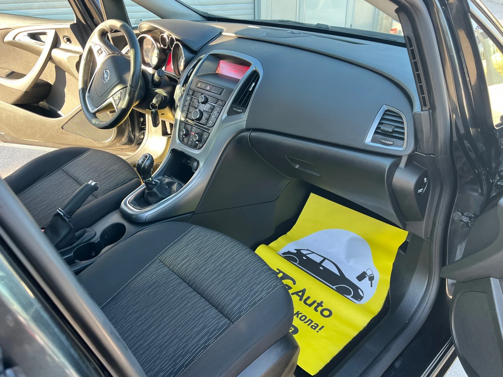 Opel Astra 1.7cdti, снимка 12 - Автомобили и джипове - 56334009