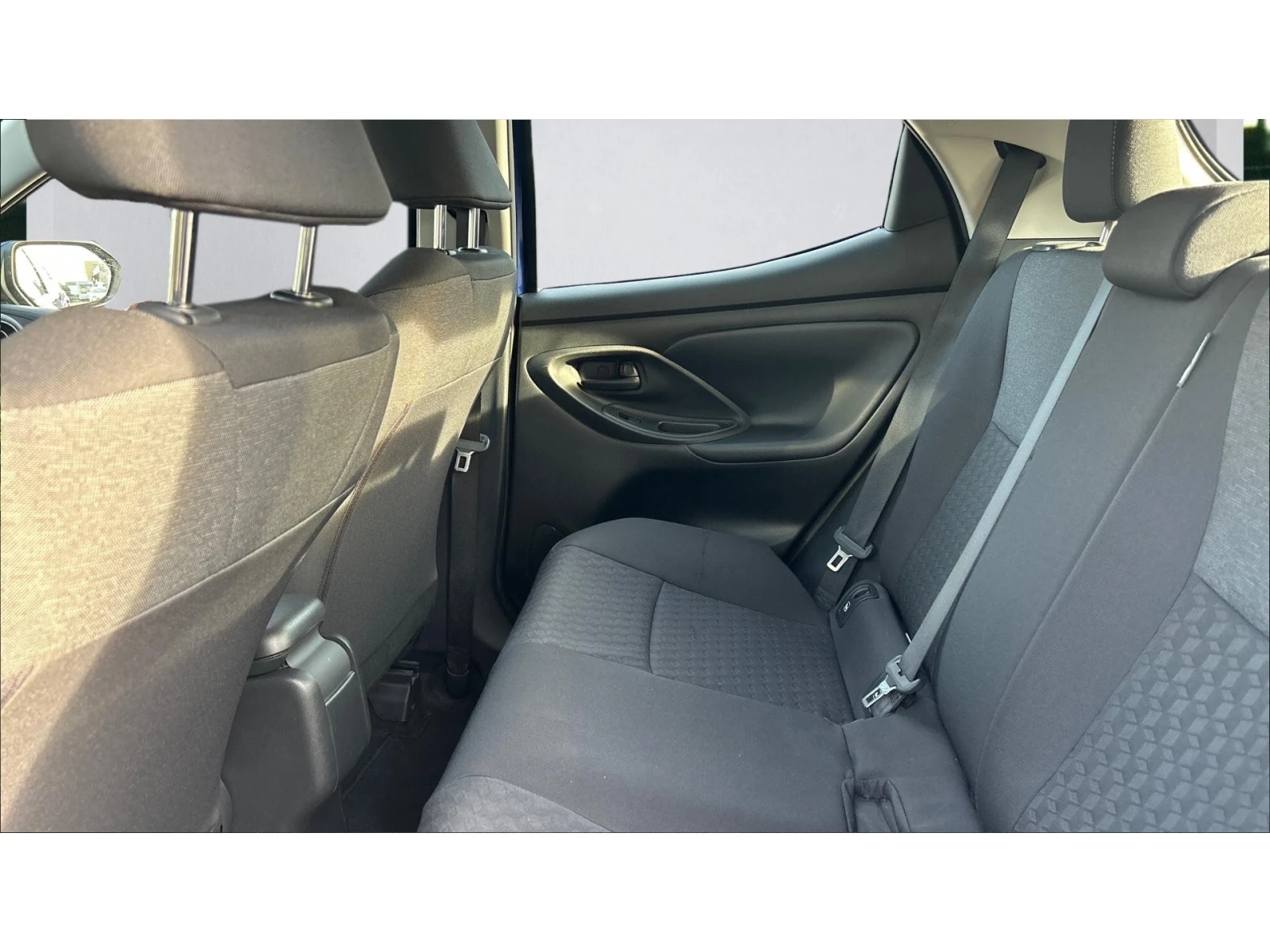 Toyota Yaris ������� ������ �� 220   | Mobile.bg � ����������� 11