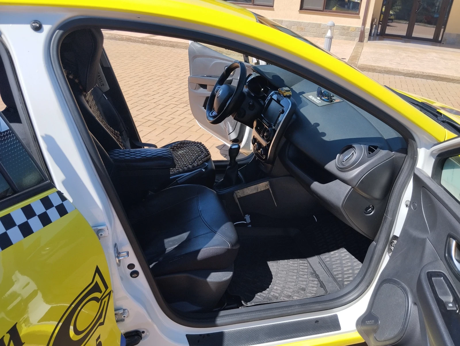 Renault Clio, снимка 9 - Автомобили и джипове - 56437423