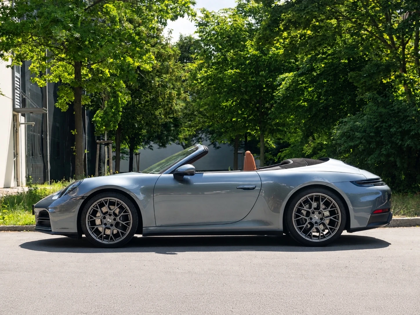 Porsche 911 Cabriolet, снимка 2 - Автомобили и джипове - 56553022