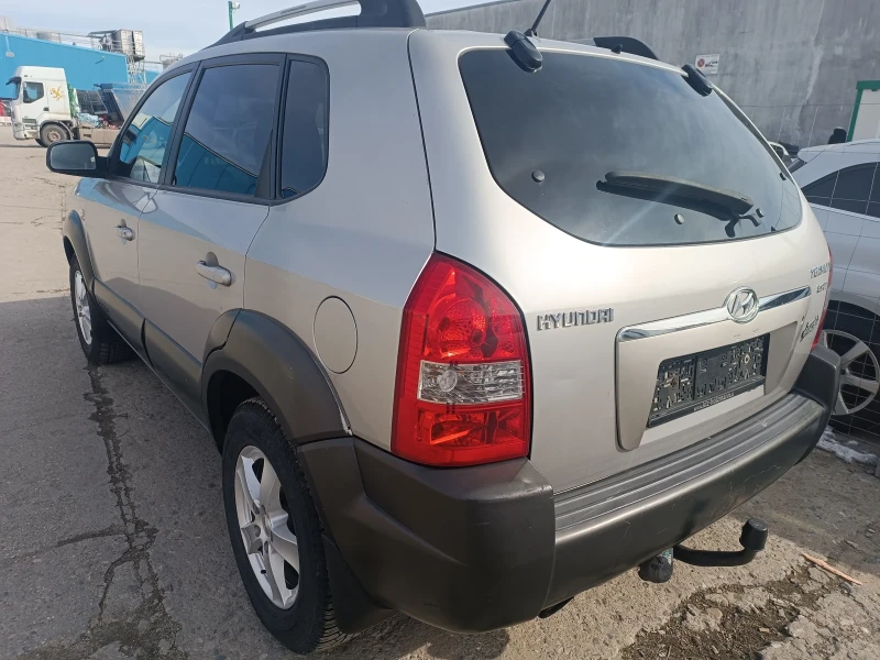 Hyundai Tucson 2.0 CRDi 4WD ПЕРФЕКТЕН, ЛИЗИНГ , снимка 3 - Автомобили и джипове - 49191529