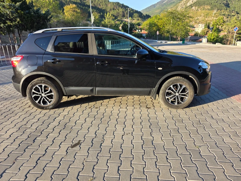 Nissan Qashqai, снимка 4 - Автомобили и джипове - 51790568