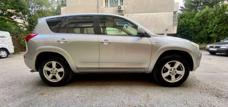 Toyota Rav4, снимка 4 - Автомобили и джипове - 52427101