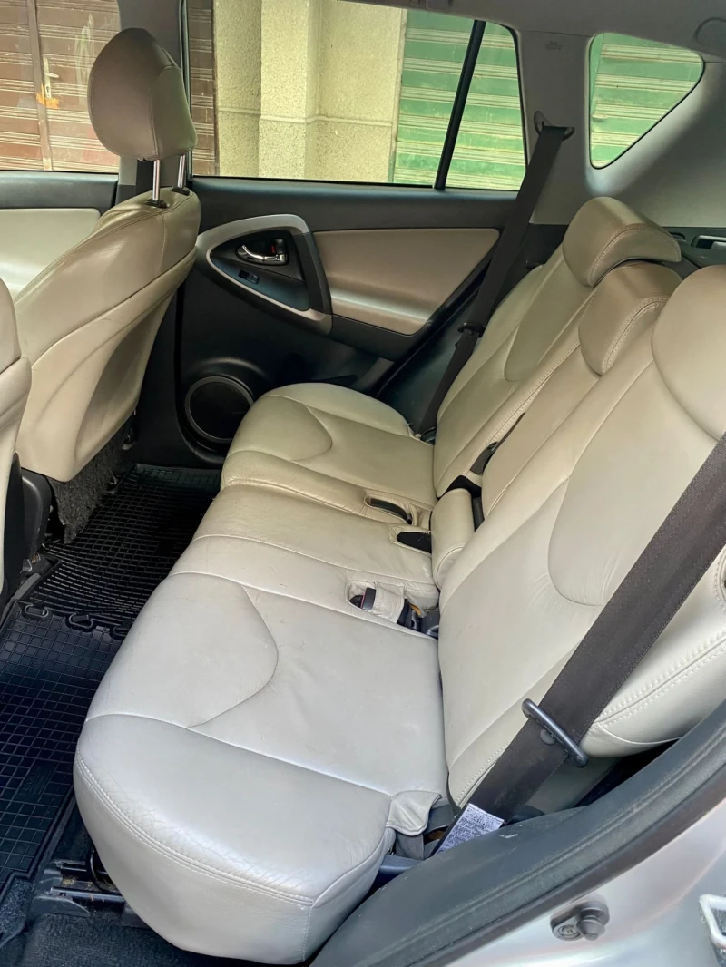 Toyota Rav4, снимка 10 - Автомобили и джипове - 52427101