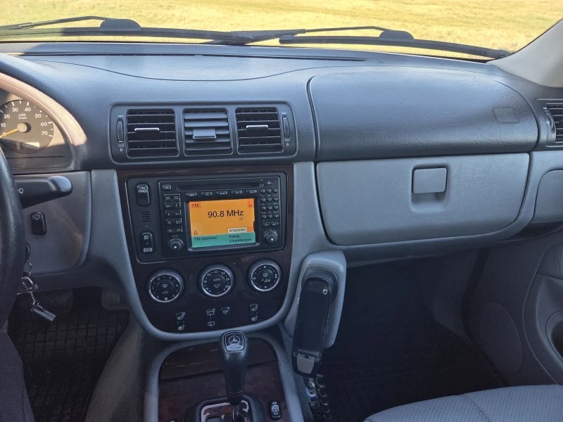 Mercedes-Benz ML 320 Mercedes-Benz ML 320 Газ и бензин, снимка 12 - Автомобили и джипове - 52438904