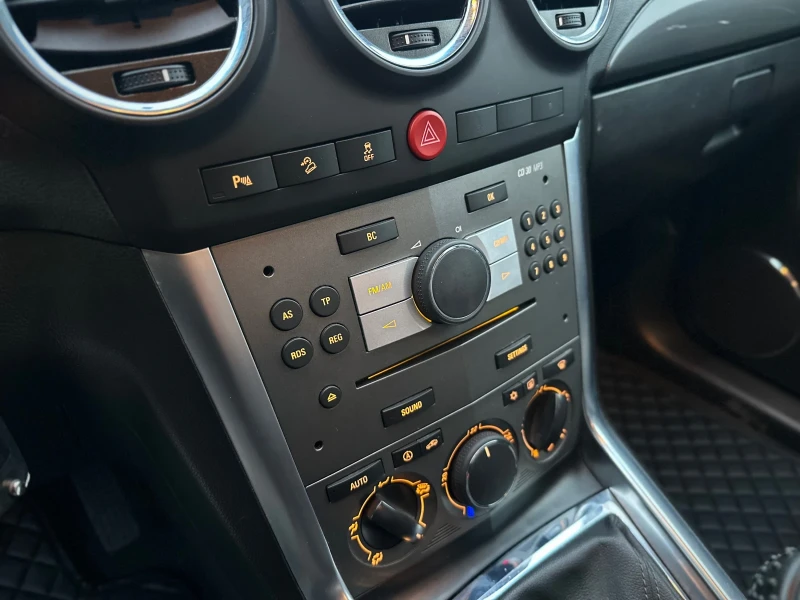 Opel Antara 4x4, снимка 15 - Автомобили и джипове - 53102680