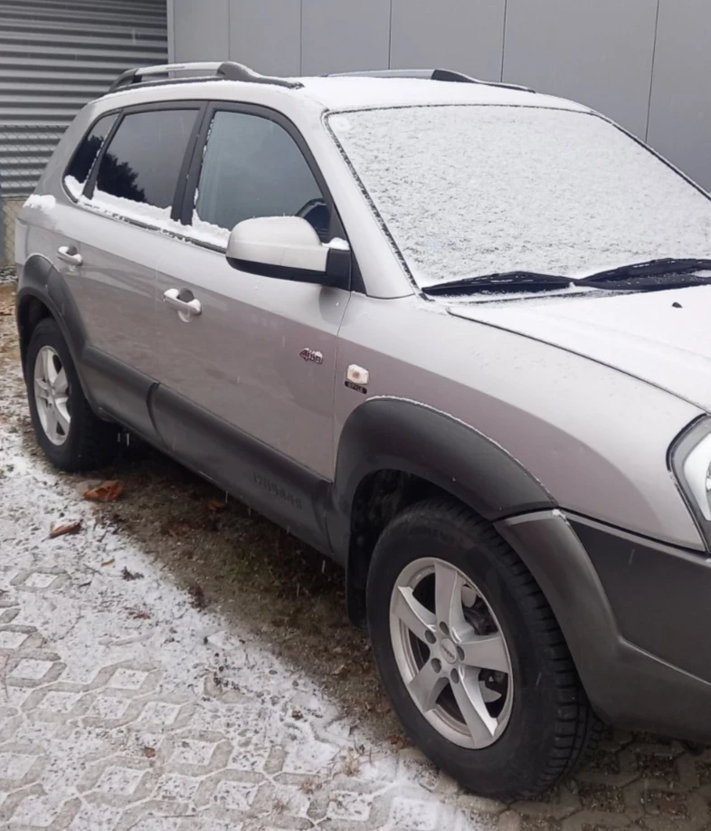 Hyundai Tucson 2.0 CRDi 4WD ПЕРФЕКТЕН , снимка 2 - Автомобили и джипове - 49191529