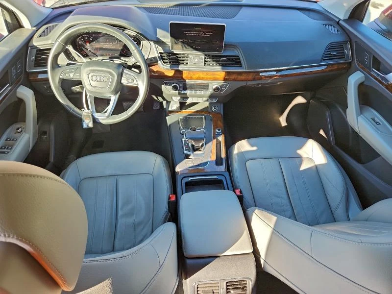 Audi Q5 2.0T* PREMIUM* PLUS* ДИГИТАЛНО* ТАБЛО* 360КАМЕРА* , снимка 7 - Автомобили и джипове - 53245800