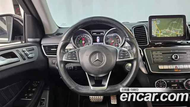 Mercedes-Benz GLE 350 4 Matic , снимка 4 - Автомобили и джипове - 55009348